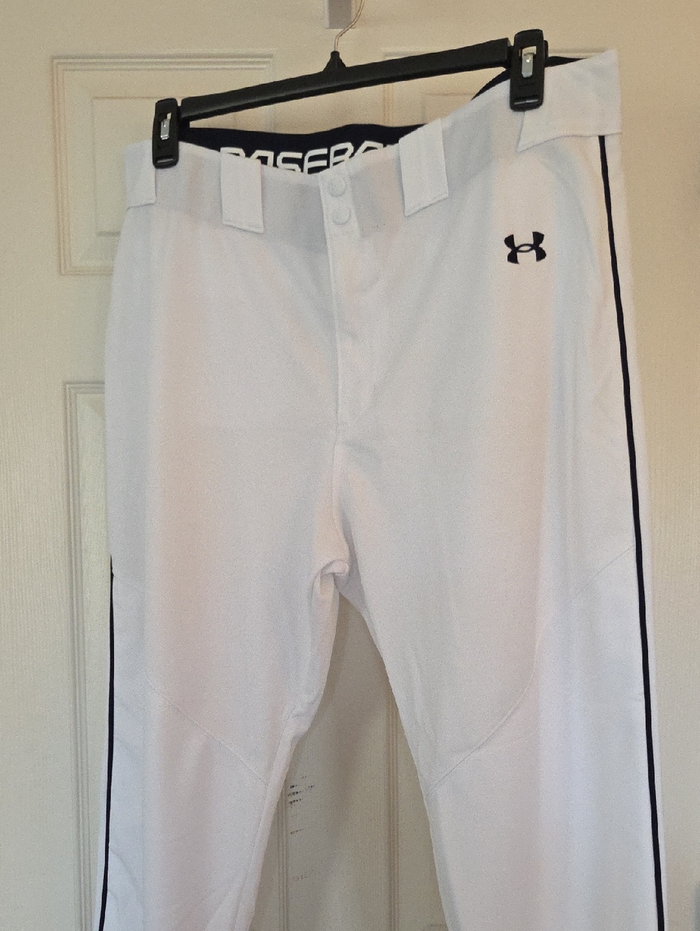 NWOT Under Armour White Baseball Pants with Navy Side Piping